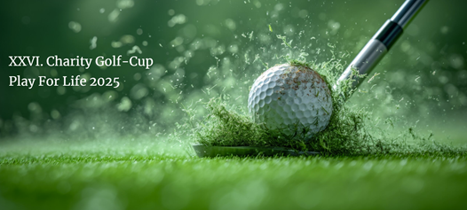 Golfschläger schlägt ball auf gruenem rasen