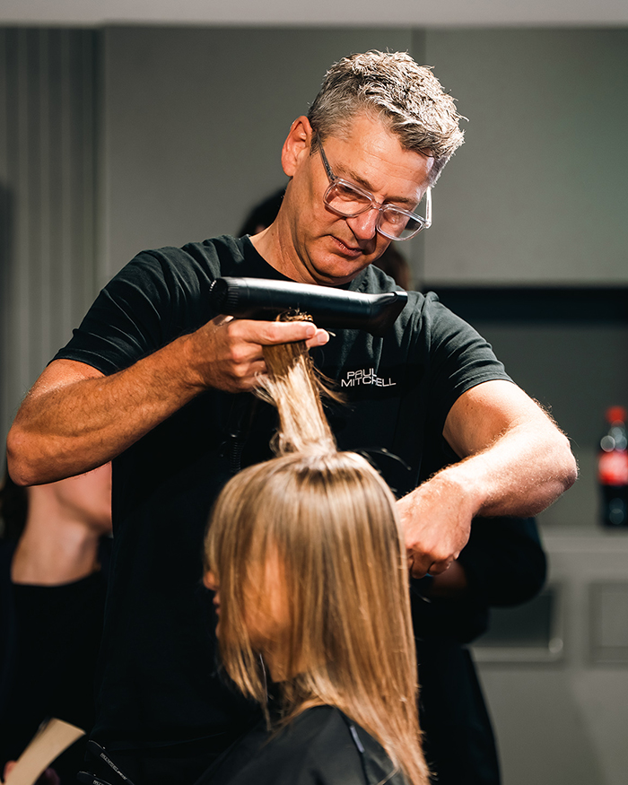 Friseure bei der Weiterbildung der Dennis Machts Akademie in Pleidelsheim