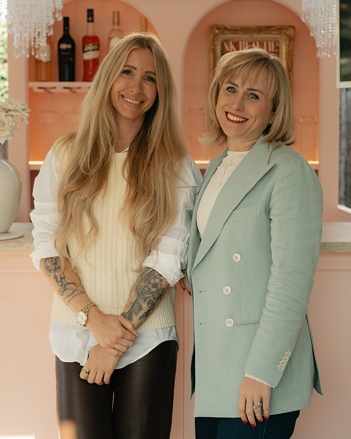 Porträt von Friseurunternehmerin Nadine Kasten & Querschnitt Chefredakteurin Petra Hützen zum Podcast 10 Jahre Frauenpower
