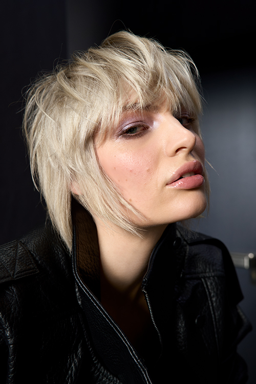 Street Identity: Die ALCINA Haartrends 26/27 - Blonde Mullet