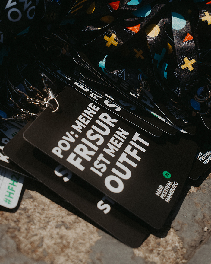 Hair Festival Hamburg 2025 Lenyards mit der Aufschrift Meine Frisur ist mein Outfit