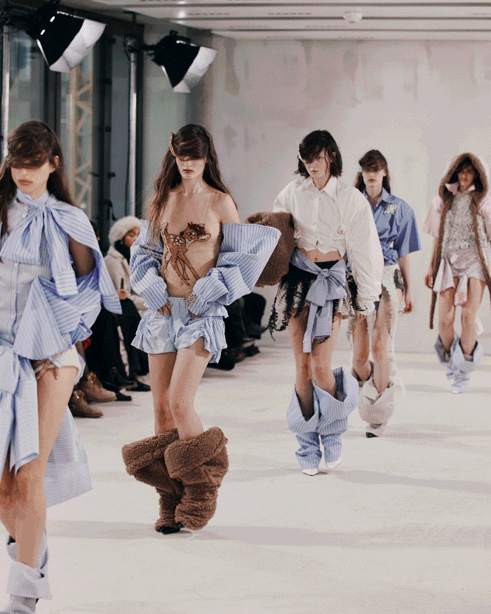 Catwalk der Looks von KASIA KUCHARSKA - Models tragen Hair & Make-up Trends 2026/27