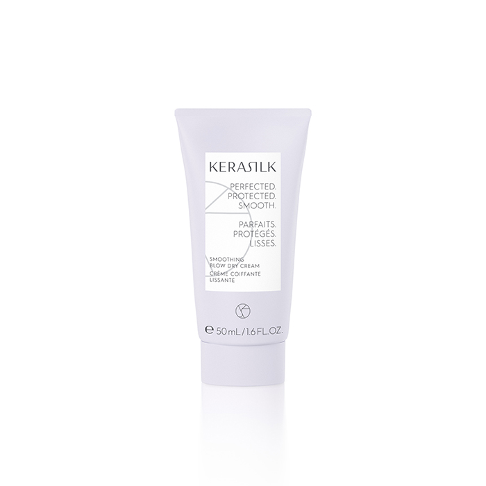 Helle Verpackung der glättende Föhncreme der neuen Kerasilk Produktserie 2025