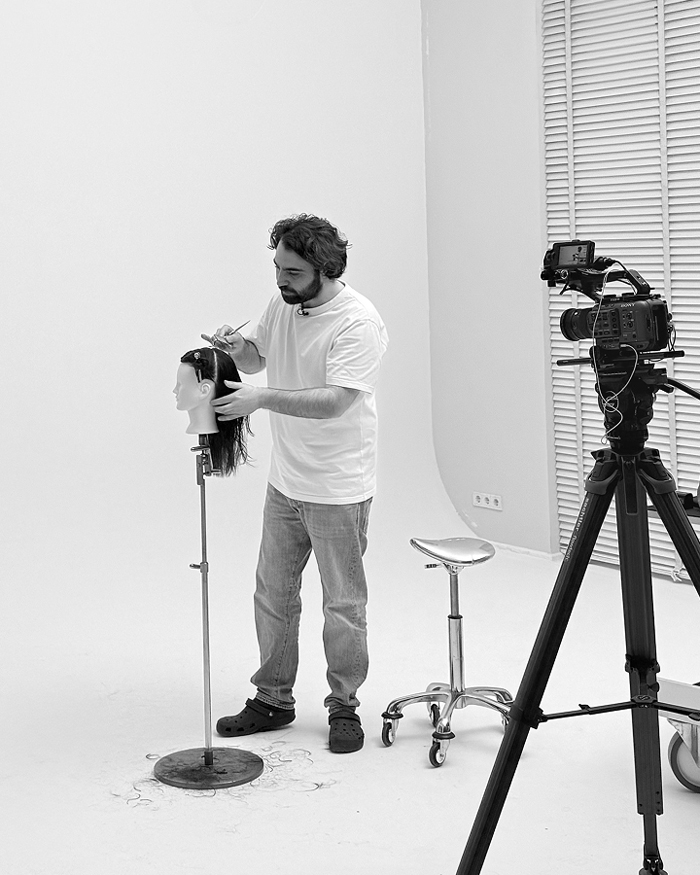 Online Friseur Akademie: Schnitttechnik mit Ali lernen behind the scenes